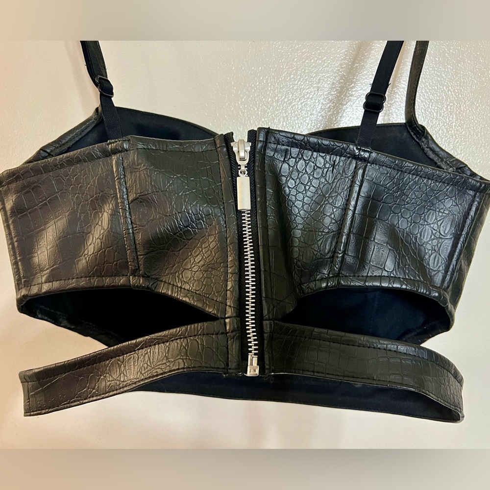 Charlotte Russe Bustier Black Leather Sz MD - Picture 3 of 3
